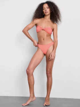 Pasiaste brazylijskie figi bikini
