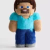 Pluszowa zabawka przedstawiająca Steve’a z gry Minecraft