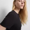Prążkowana, obcisła mini sukienka typu T-shirt