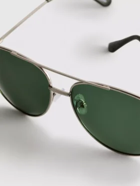 Przezroczyste okulary przeciwsłoneczne typu aviator