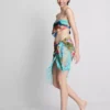 Sarong z frędzlami w tropikalny wzór
