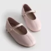 Skórzane płaskie buty marki The Edit