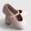 Skórzane płaskie buty marki The Edit