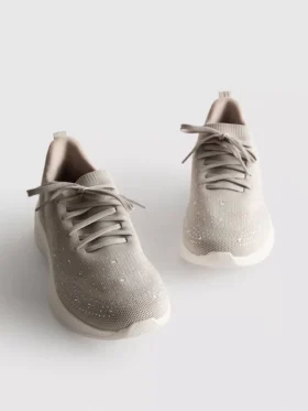 Sneakersy wsuwane z detalami z kryształków
