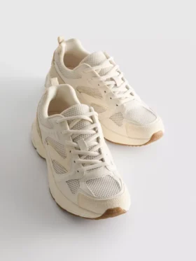 Sneakersy z grubymi siateczkowymi wstawkami