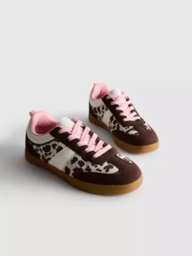 Sneakersy z gumową podeszwą w zwierzęcy wzór