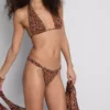 Spodenki bikini Paula Echevarría w panterkę z brokatem