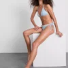 Spodenki bikini w kratkę z wykończeniem w kształcie stokrotek