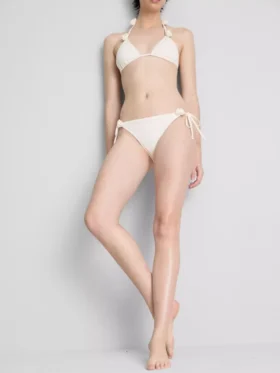 Spodenki bikini z kwiatowym nadrukiem i wiązaniem po bokach