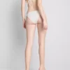 Spodenki bikini z kwiatowym nadrukiem i wiązaniem po bokach