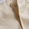 Spodnie o dopasowanym kroju z efektem zmatowienia