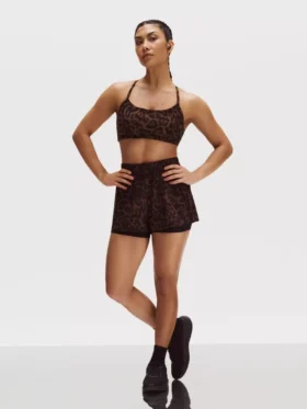 Sportowy top typu crop top z tyłem typu racerback w panterkę
