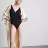 Strój kąpielowy typu wrap z efektem modelującym sylwetkę