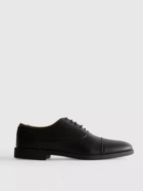 Sznurowane buty typu oxford