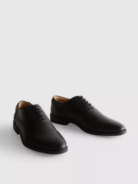 Sznurowane buty typu oxford