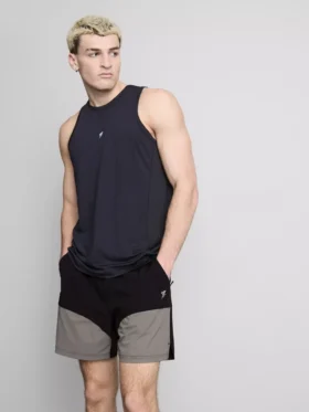 Szorty sportowe z kontrastowymi wstawkami