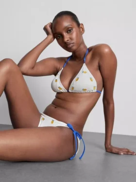 Teksturowany trójkątny top bikini z motywem cytryny