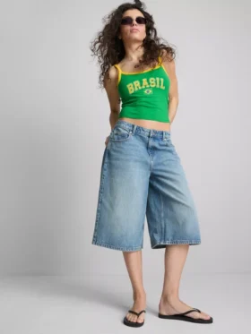 The Primark Scene | Krótka koszulka na ramiączkach w stylu brazylijskim