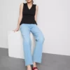 Top bez rękawów z peplum i dekoltem w serek