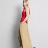 Top bez rękawów z peplum i dekoltem w serek