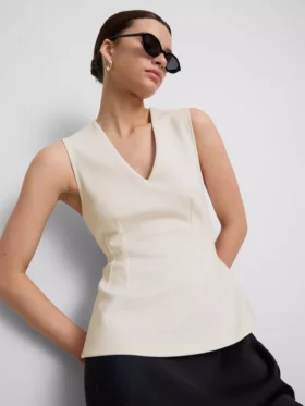 Top bez rękawów z peplum i dekoltem w serek