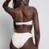 Top bikini bandeau z trójwymiarowymi kwiatami