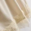 Top na ramiączkach Paula Echevarría z satynową koronką