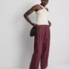 Top z dekoltem typu halter z motywem rozgwiazdy
