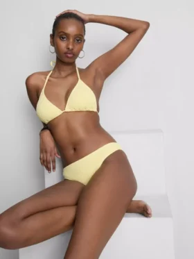 Trójkątny top bikini o marszczonej fakturze