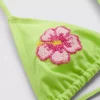 Trójkątny top bikini z kwiatowym wzorem z koralików
