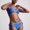 Trójkątny top bikini z ozdobnymi szwami