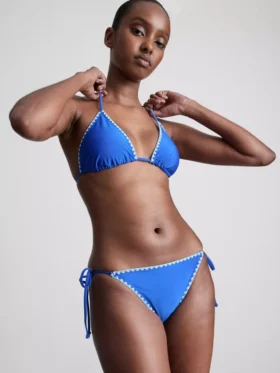 Trójkątny top bikini z ozdobnymi szwami