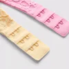 Zestaw 2 szt. biustonoszy typu T-shirt z siateczką w kwiaty, rozmiary A–D