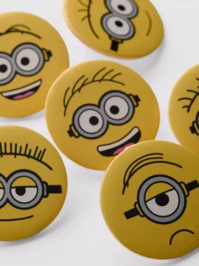 Zestaw 6 przypinek z Minionkami